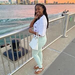 Meet your Posher, Tiara